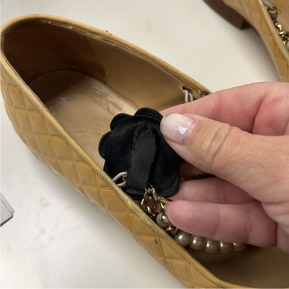 AUTHENTIC CHANEL Black and Tan Flats with Pearl Embellishments - Picture 3 of 13